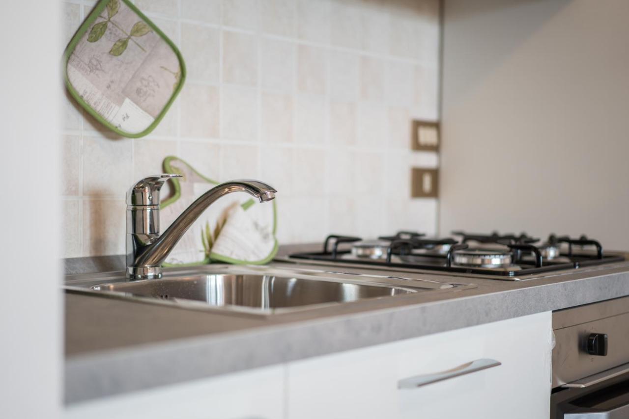 Gardappartamenti Cascinale Pool Ντεζεντσάνο ντελ Γκάρντα Εξωτερικό φωτογραφία