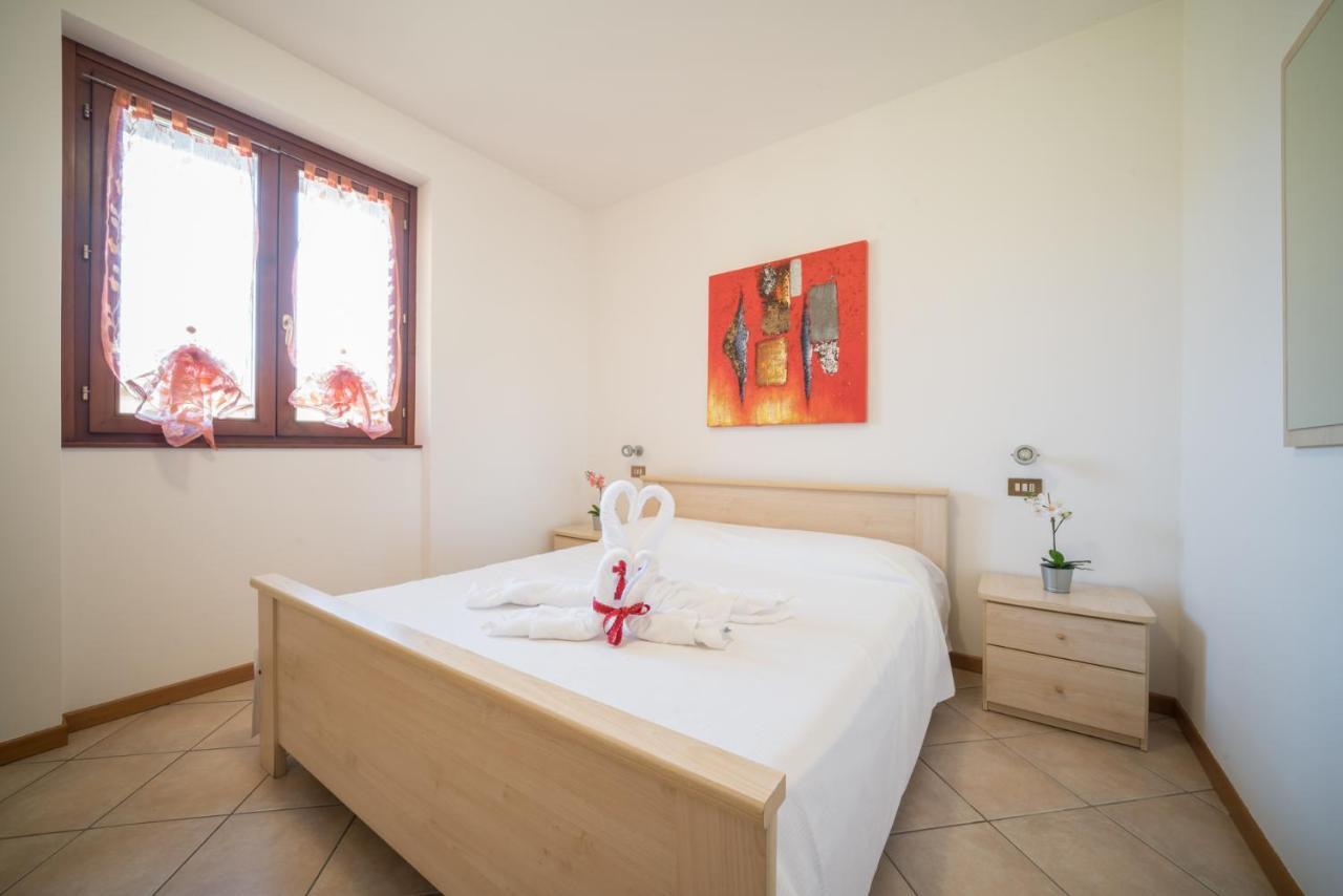 Gardappartamenti Cascinale Pool Ντεζεντσάνο ντελ Γκάρντα Εξωτερικό φωτογραφία